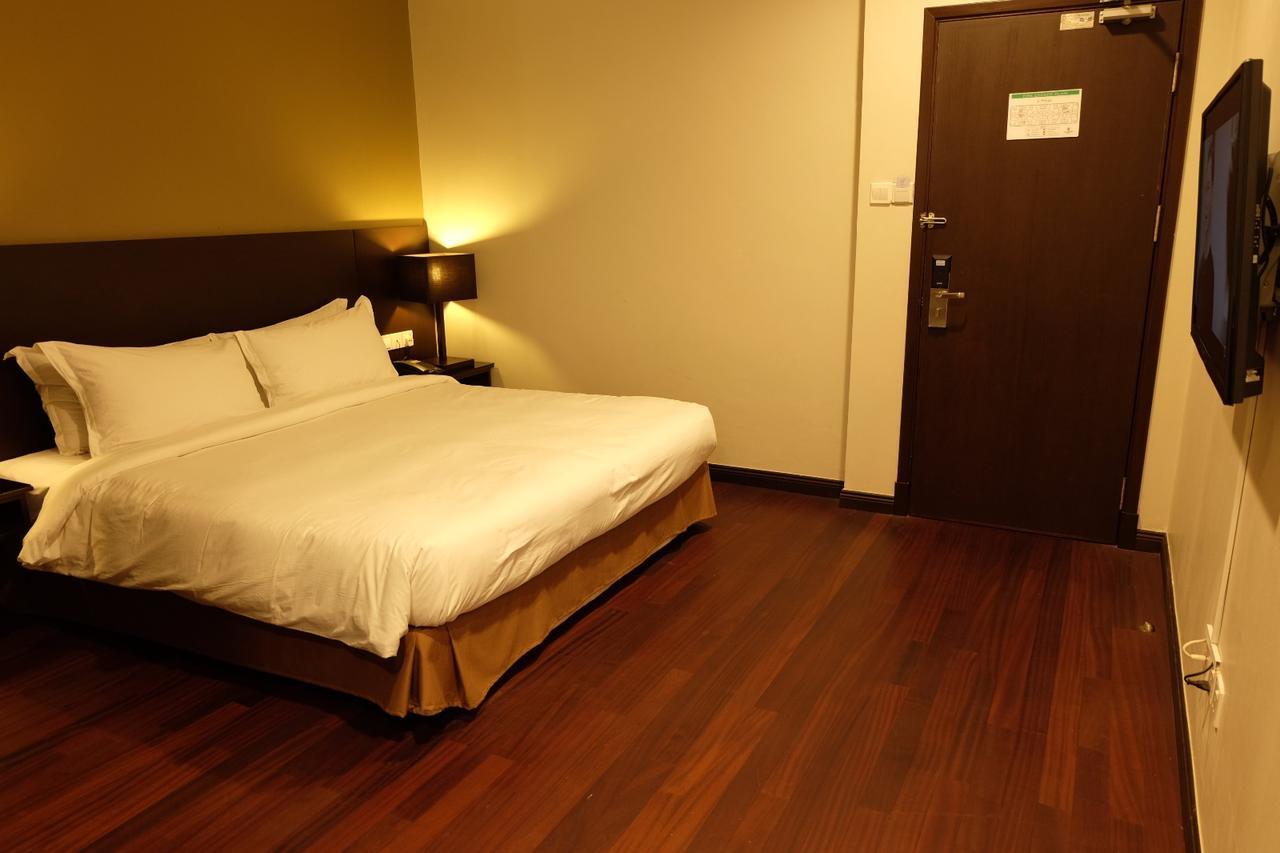 Lazenda Hotel Labuan Exterior photo